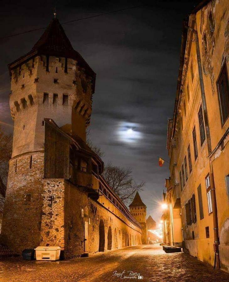Апартаменти Hunyadi Luxury Ciresica Сібіу Екстер'єр фото